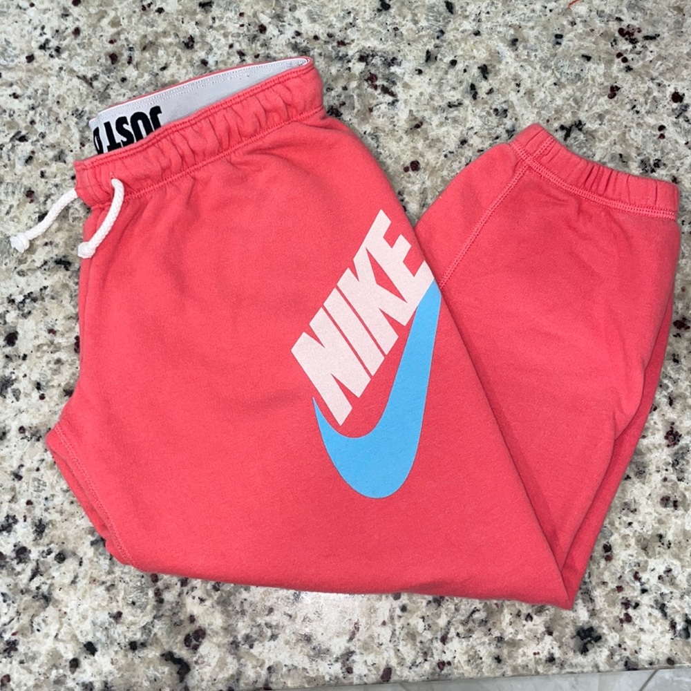Nike Capri Joggers